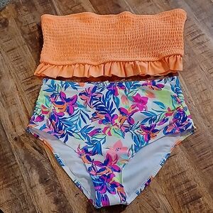 NWTNWOT Two piece high rise smocked swimsuit M/L